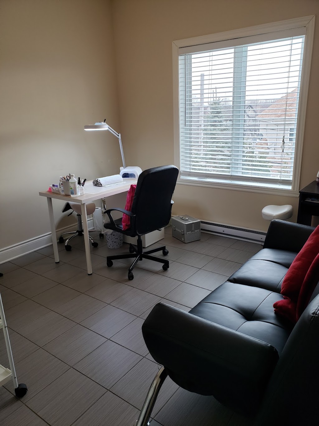 Ongles Jackinails | 3571 Bd Sainte-Rose, Laval, QC H7P 4S4, Canada | Phone: (514) 627-8277