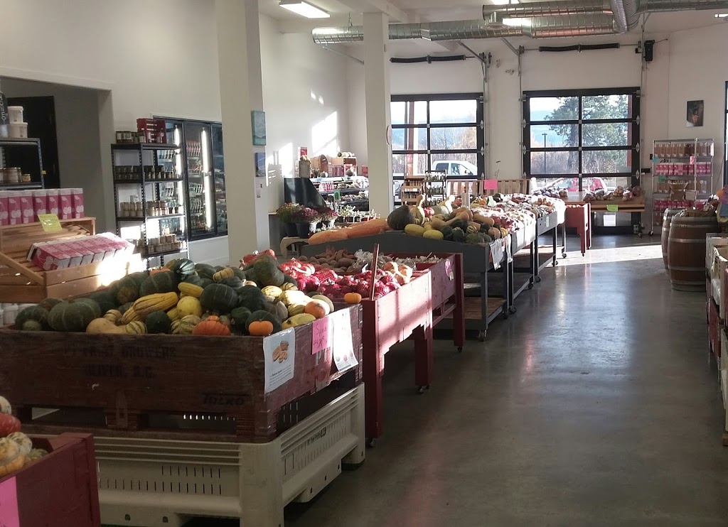 Kelowna Fruit Stand & Cafe | 5225 BC-97, Kelowna, BC V1V 2K4, Canada | Phone: (250) 765-5225