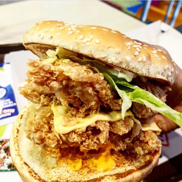 KFC | 556 QC-132, Saint-Constant, QC J5A 1S1, Canada | Phone: (450) 632-5003