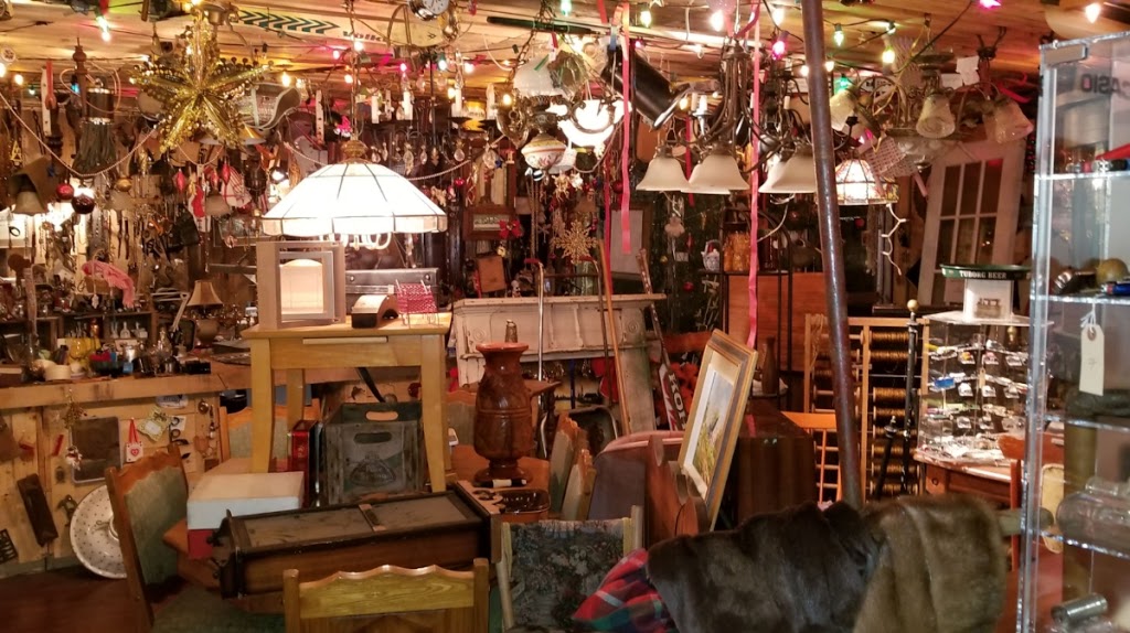 Brocante La Baraque | 4600 QC-132, Sorel-Tracy, QC J3R 1R3, Canada | Phone: (450) 855-0835
