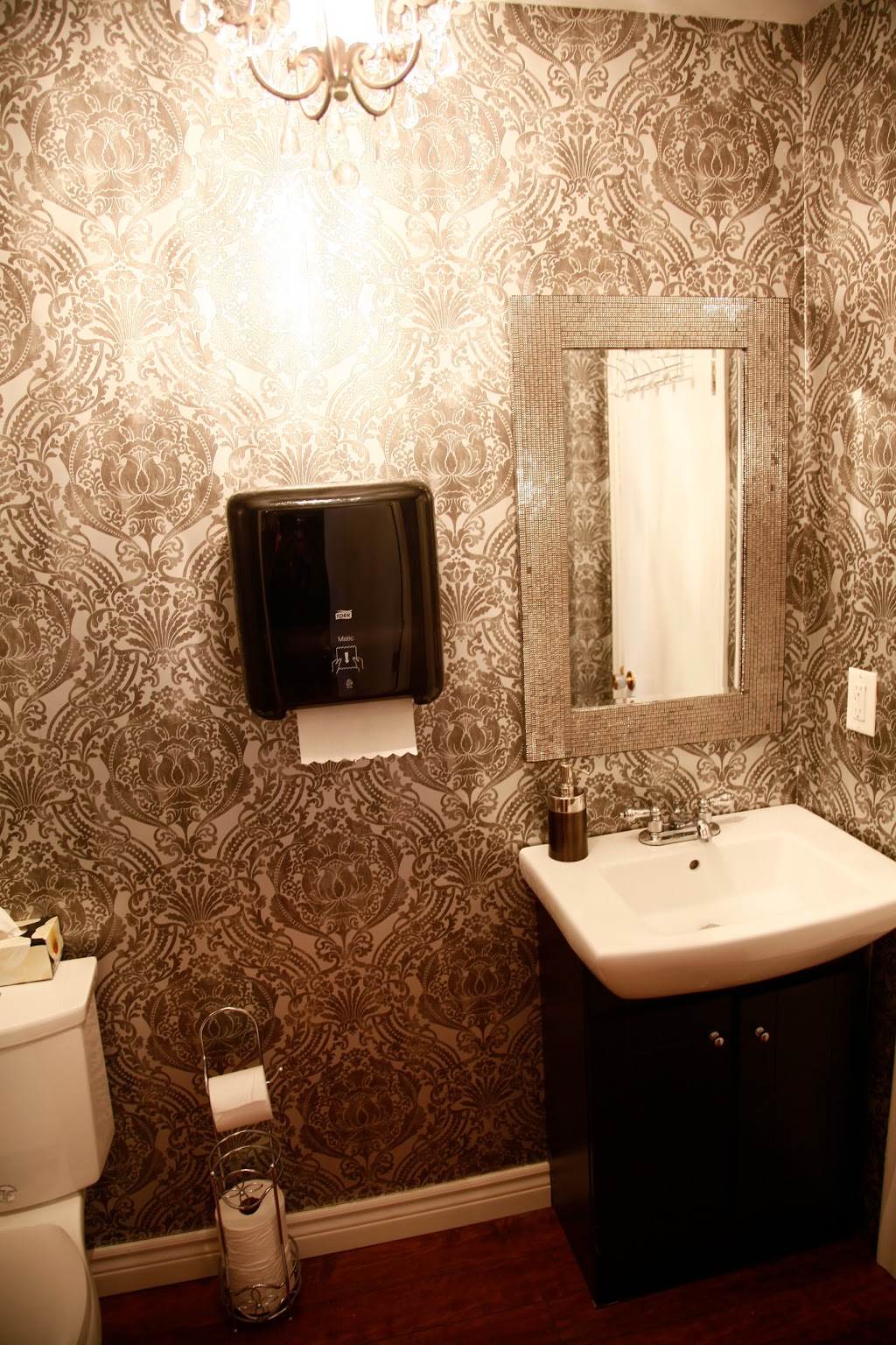 Salon Estilo | 48 Main St S, Georgetown, ON L7G 3G4, Canada | Phone: (289) 891-6227