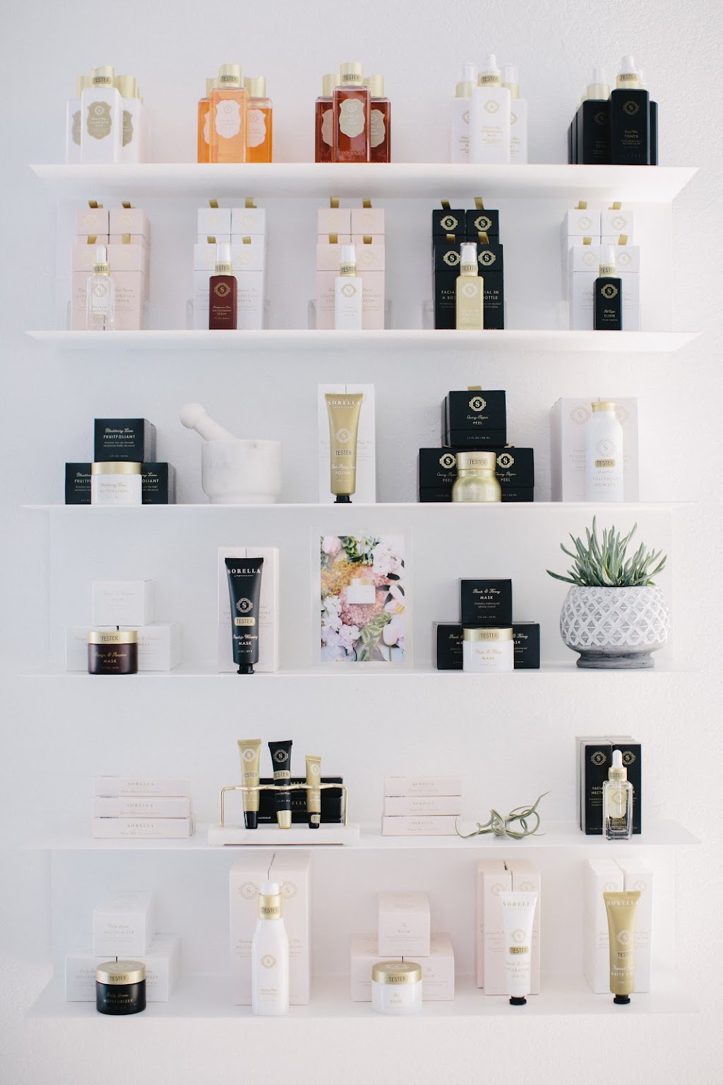 Hello Beautiful Skin Studio | 4 Cameron Close, Okotoks, AB T1S 2E8, Canada | Phone: (403) 651-5662
