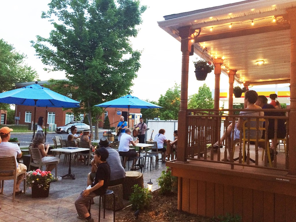 Crèmerie et café Monsieur Hibou | 1716 Rue de Montarville, Saint-Bruno-de-Montarville, QC J3V 3V1, Canada | Phone: (450) 690-1609