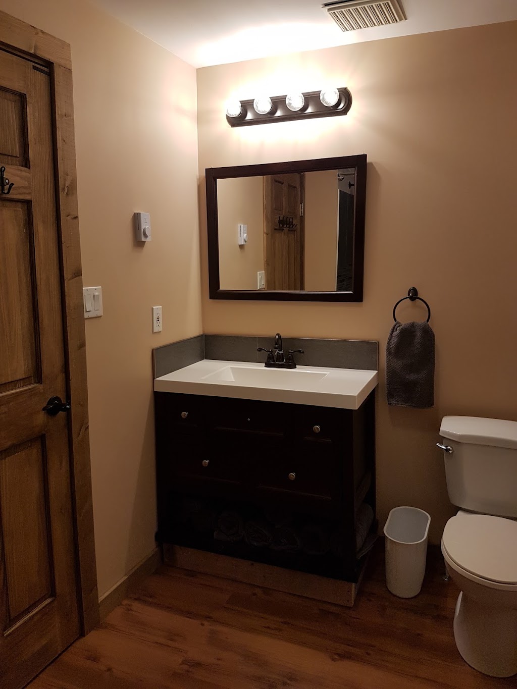 The Black Bear Den (Rental) | 2624 Coalmont Rd, Tulameen, BC V0X 2L0, Canada | Phone: (778) 558-5746