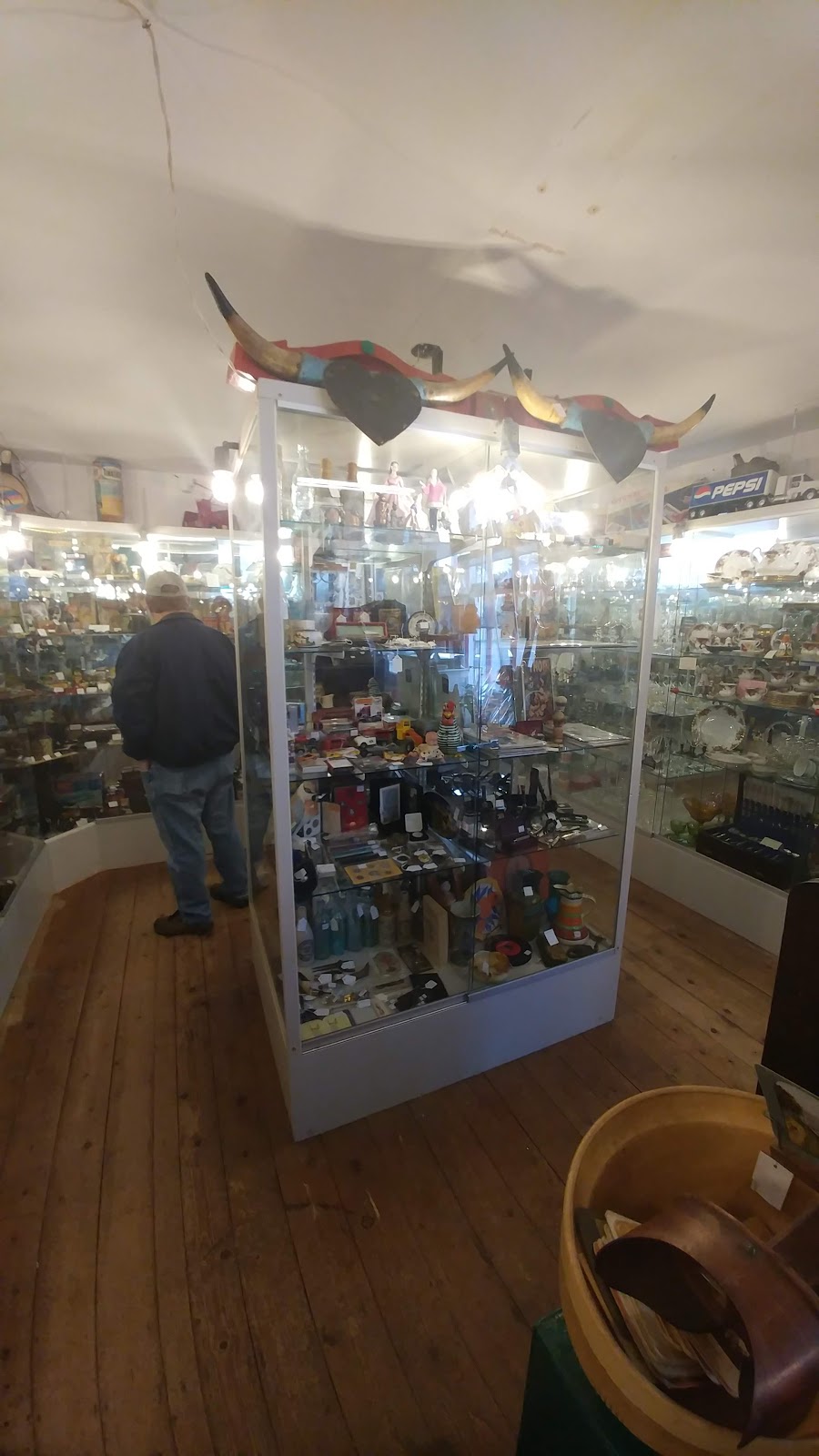 Great Village Antiques Exchange (Opens Saturday March 28 At 10am For The 2020 Season!) WE BUY ALL WINTER LONG...902-668-2149 | 8728 hwy #2, Great Village, NS B0M 1L0, Canada | Phone: (902) 668-2149