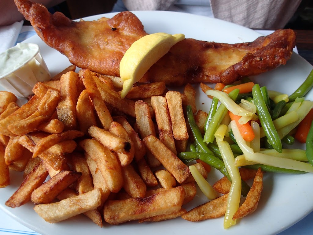 Restaurant Cape Cod | 160 Rue Sainte-Anne, Sainte-Anne-de-Bellevue, QC H9X 1M6, Canada | Phone: (514) 457-0081