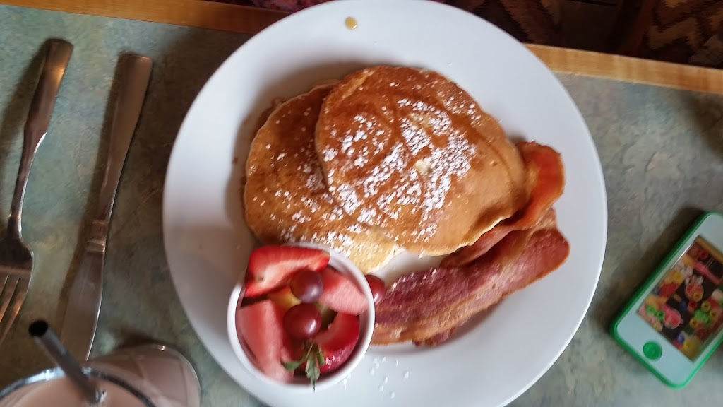 The Lake Grill | 1628 Brock St S, Whitby, ON L1N 7H9, Canada | Phone: (905) 556-0142