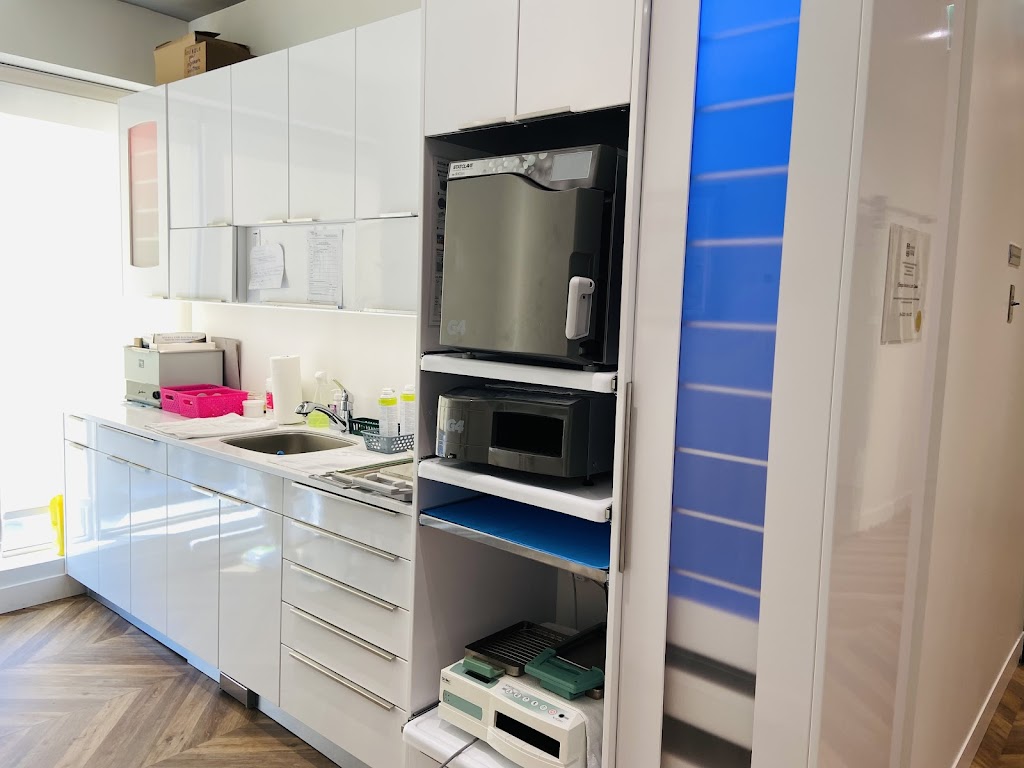 Clinique Dentaire du Carré Gouin - Dre Nayla Barrak | 5995 Boul Gouin O #210, Montréal, QC H4J 2P8, Canada | Phone: (514) 334-3343