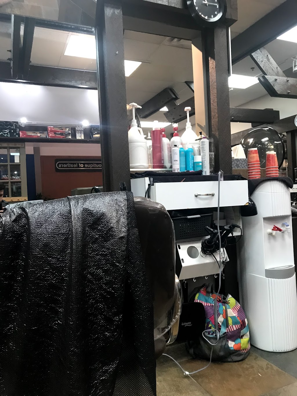 Hairstyle Inn Centre | 3310 8 St E #690, Saskatoon, SK S7H 5M3, Canada | Phone: (306) 683-2222
