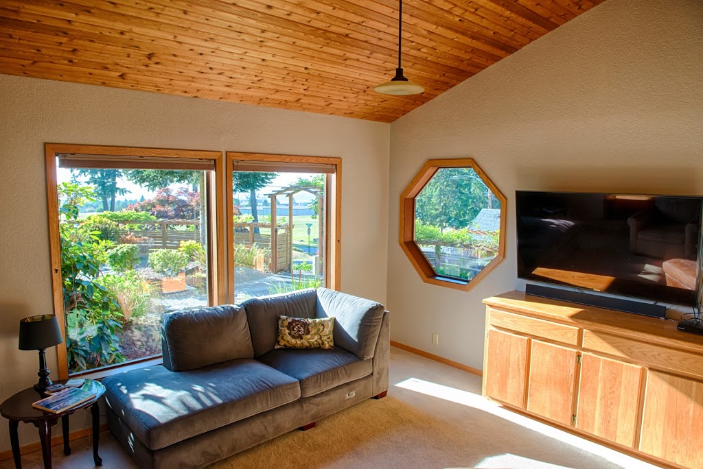 The Madrone AirBnB | 301 Parkridge Rd, Bellingham, WA 98225, USA | Phone: (360) 255-3402