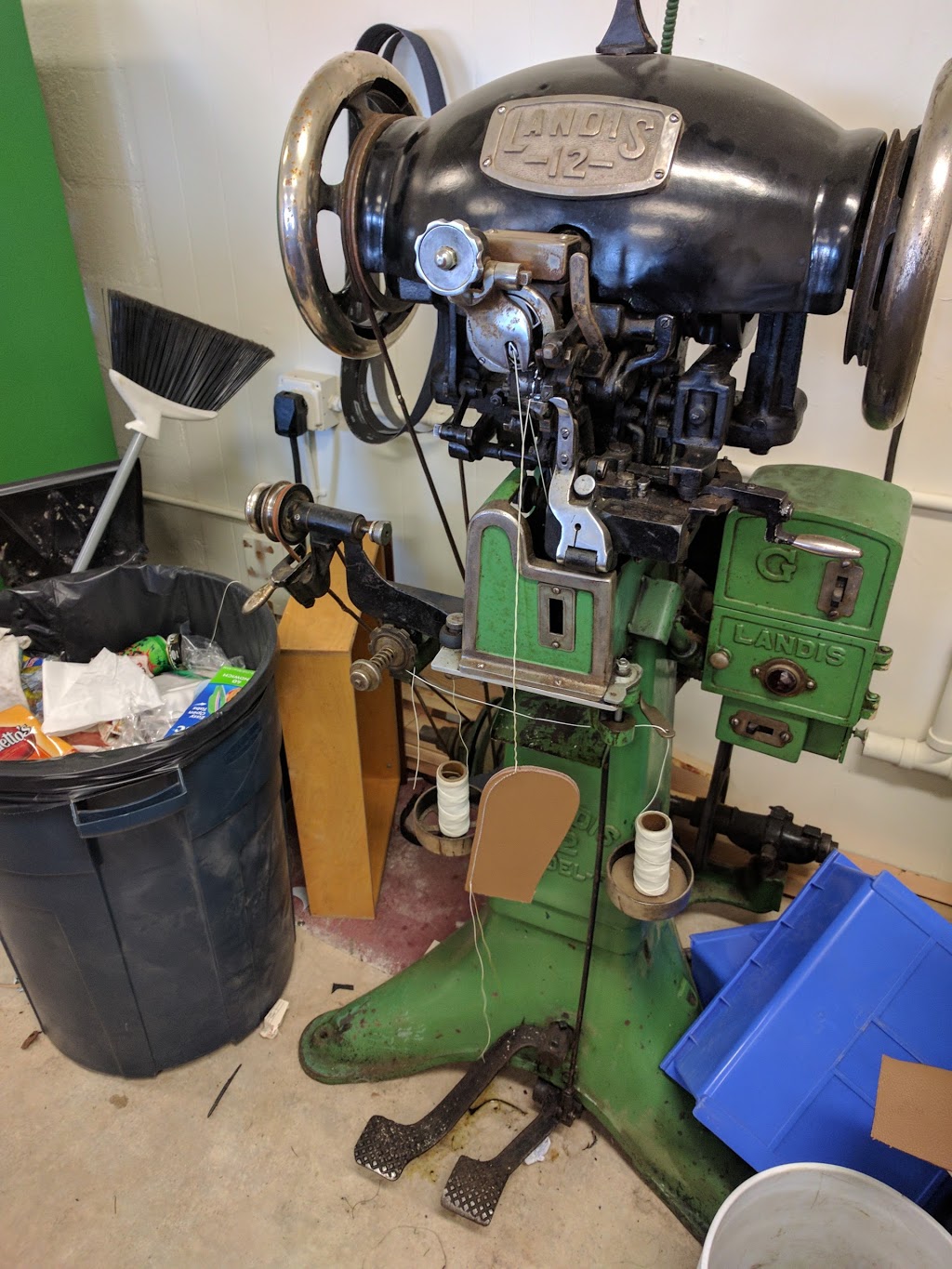 Schmidts Shoe & Shine | 242 Grover St, Friday Harbor, WA 98250, USA | Phone: (360) 298-4054