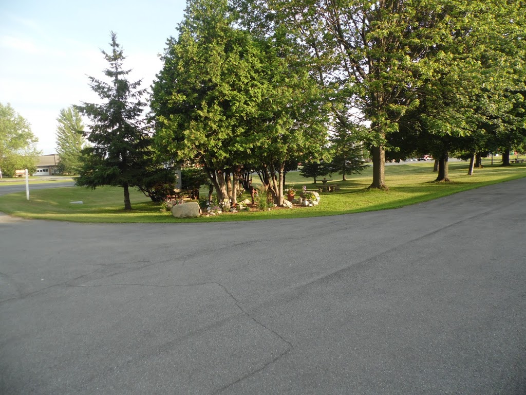 Iroquois Motel | 10819 2, Iroquois, ON K0E 1K0, Canada | Phone: (613) 652-4176