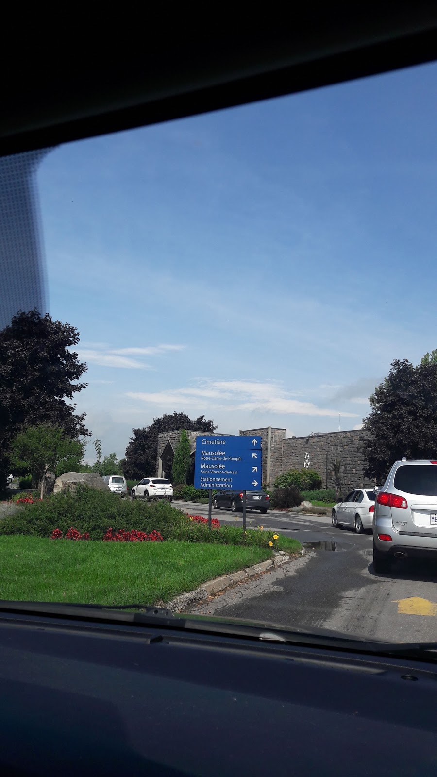 Le Cimetière de Laval | 5505 Rang du Bas-Saint-François, Laval, QC H7E 4P2, Canada | Phone: (450) 661-7017