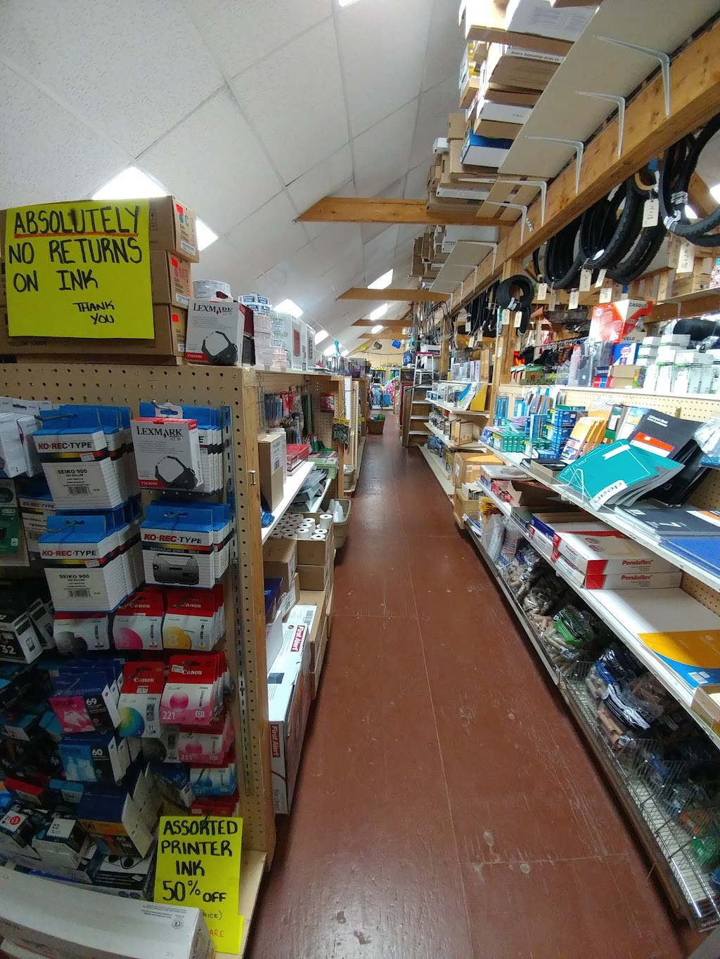 Up Top Sports Shop Inc | 147 King St, Mindemoya, ON P0P 1S0, Canada | Phone: (705) 377-5748