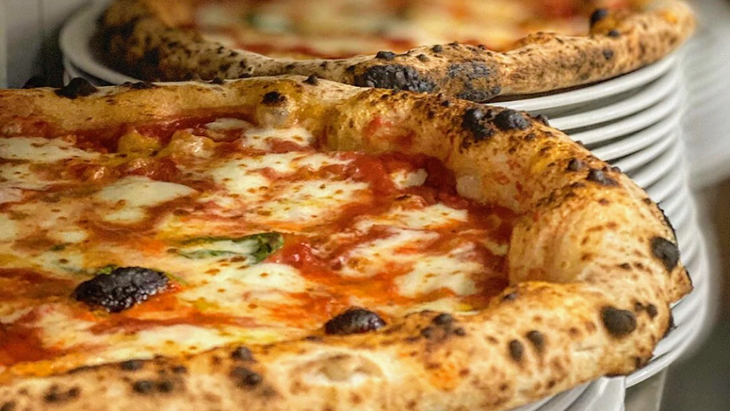 Pomodori Pizzeria | 686 St George Blvd, Moncton, NB E1E 2C6, Canada | Phone: (506) 383-3473
