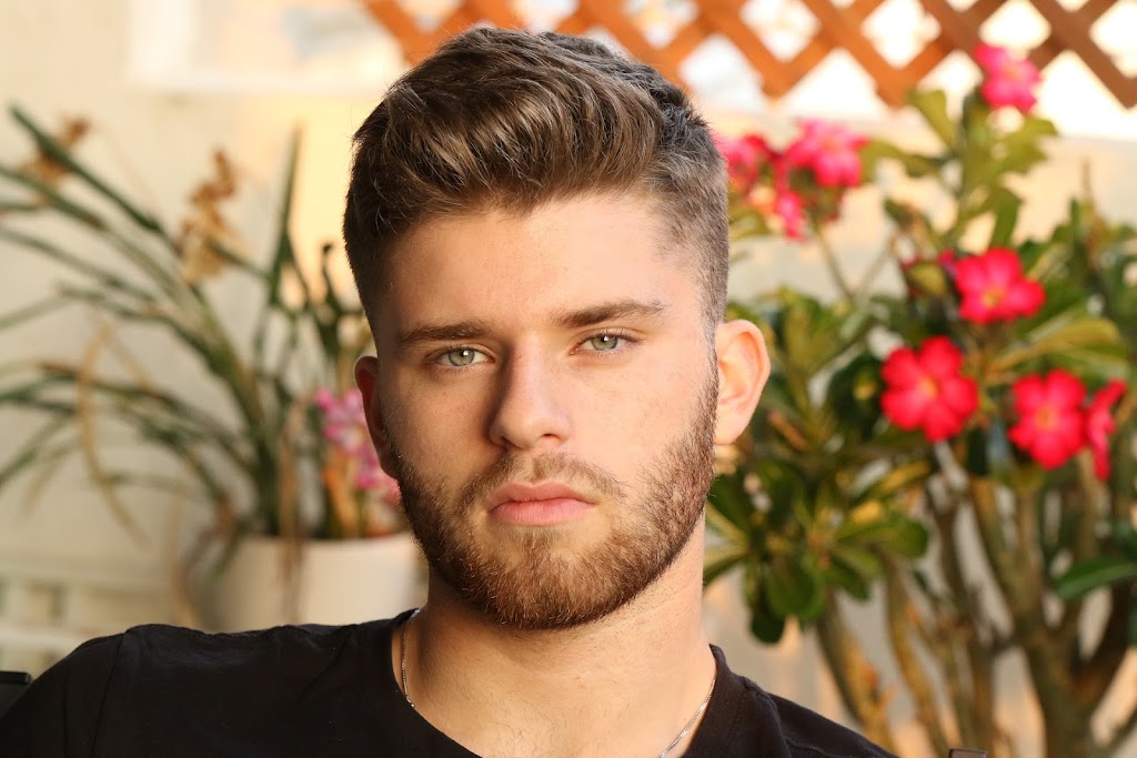 Coiffure LHomme qui a vu lours | 1679 Rue Sherbrooke, Magog, QC J1X 2T5, Canada | Phone: (819) 674-3617