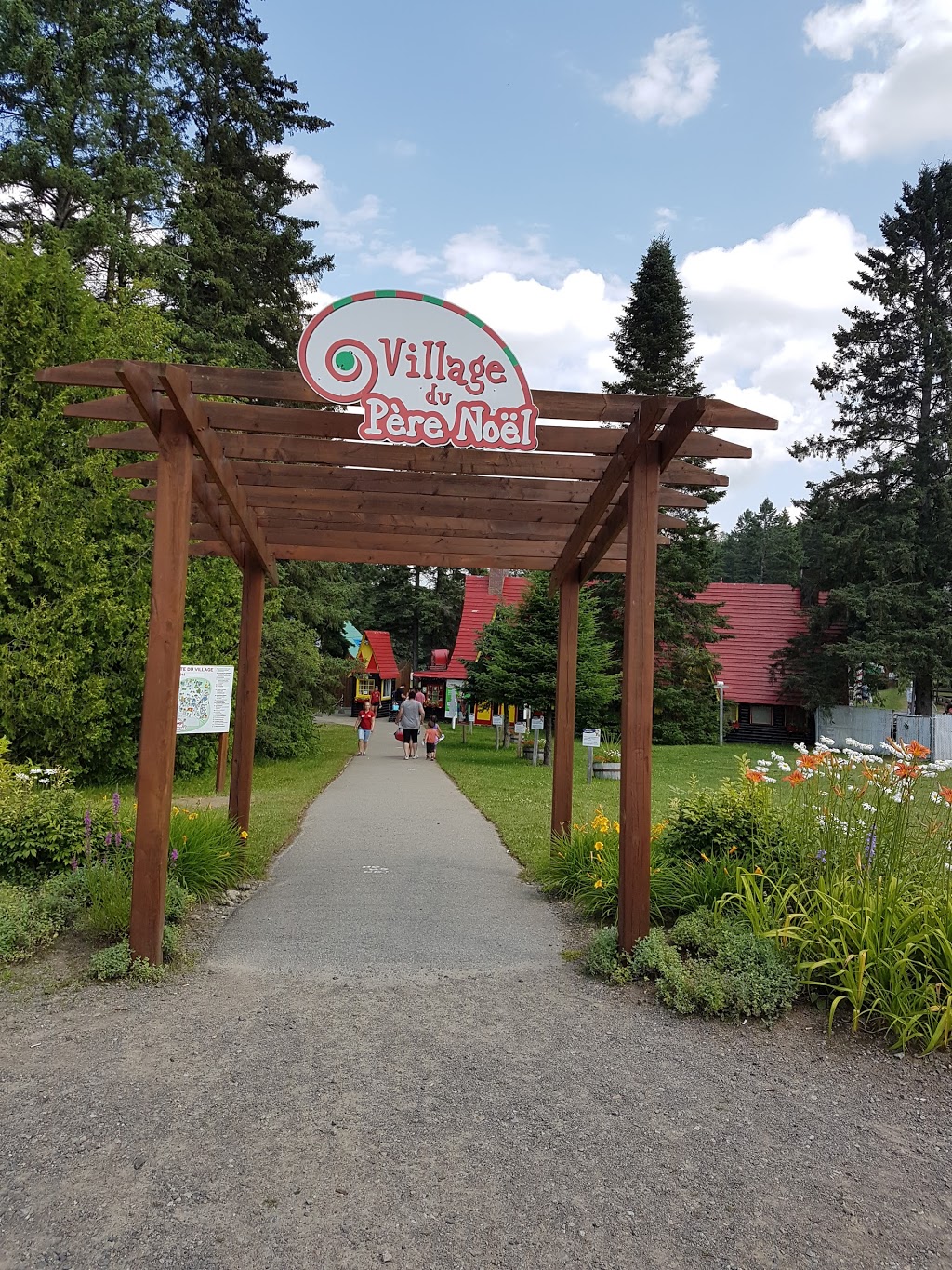 Village Du Père Noël Inc | 987 Route Morin, Val-David, QC J0T 2N0, Canada | Phone: (819) 322-2146