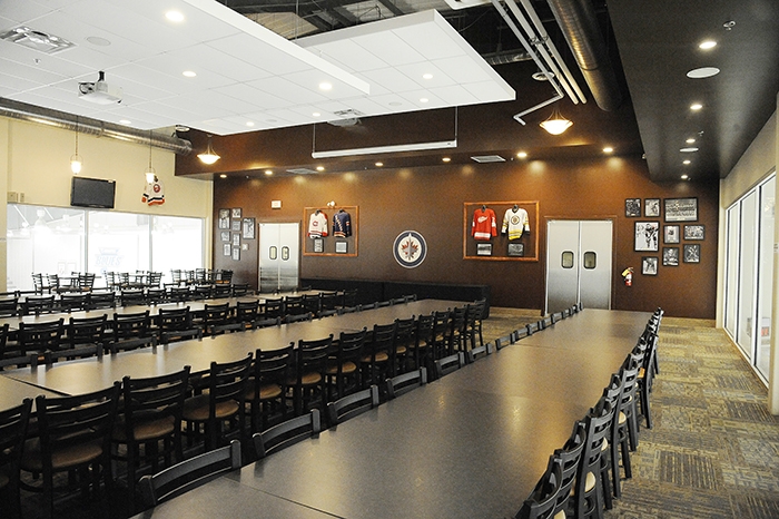 The Press Box Restaurant & Sports Bar | 3969 Portage Ave, Saint Eustache, MB R0H 1H0, Canada | Phone: (204) 926-5871