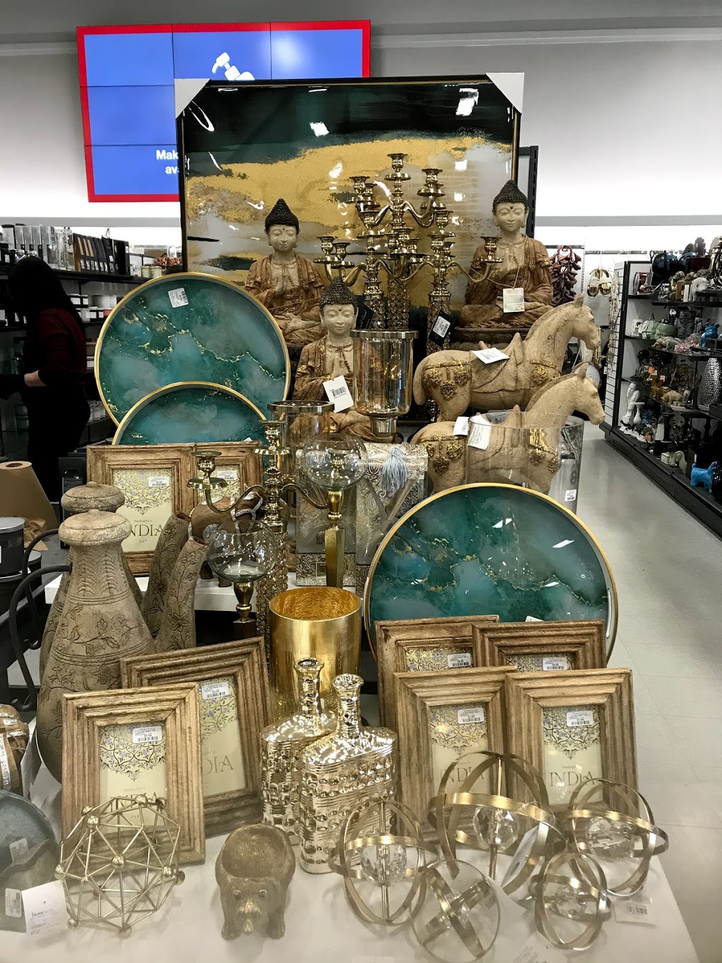 HomeSense | 1840 The Queensway, Etobicoke, ON M9C 5H5, Canada | Phone: (416) 621-4275