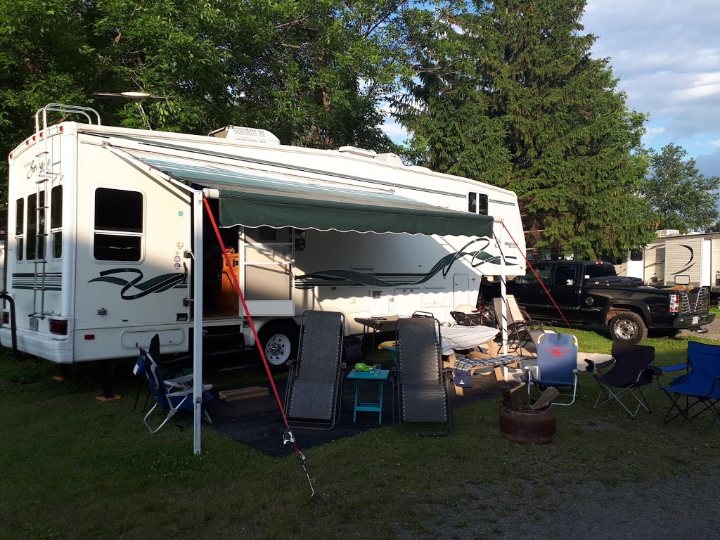 CAMPING LAC-AUX-FLAMBEAUX | 25 Rue Paré, Château-Richer, QC G0A 1N0, Canada | Phone: (418) 456-8618