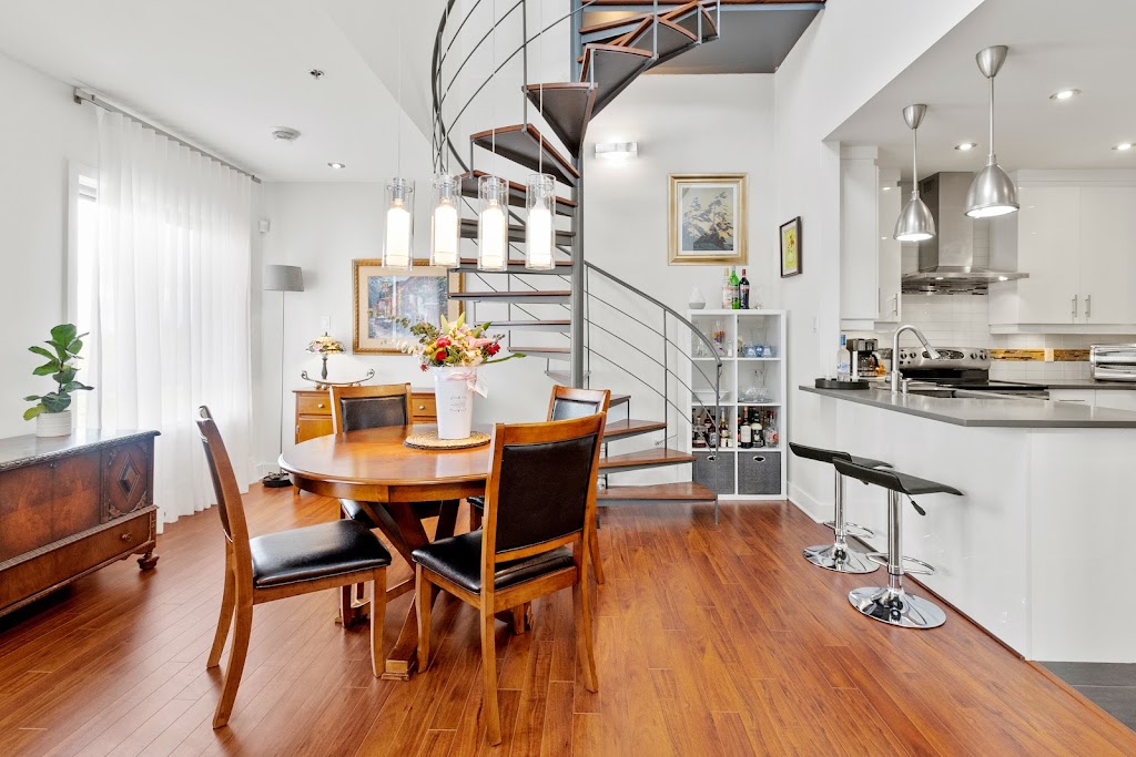 Équipe Papachristou RE/MAX Courtiers Immobiliers Laval | 830 Bd du Curé-Labelle, Laval, QC H7V 2V3, Canada | Phone: (514) 235-3581