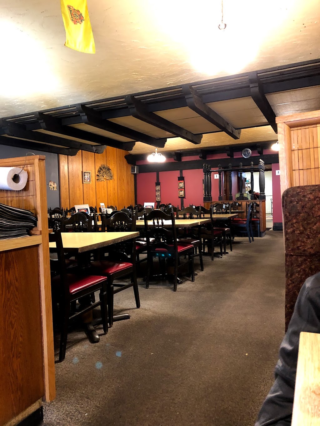 Nits Thai Food Ltd | 124 Main St N, Moose Jaw, SK S6H 3J7, Canada | Phone: (306) 694-6404