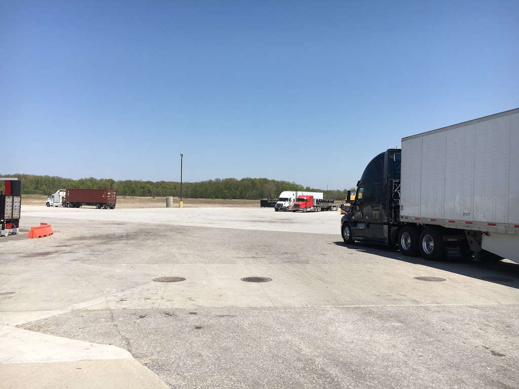 flying store | 5906 Oil Heritage Rd, Wyoming, ON N0N 1T0, Canada | Phone: (519) 845-3249