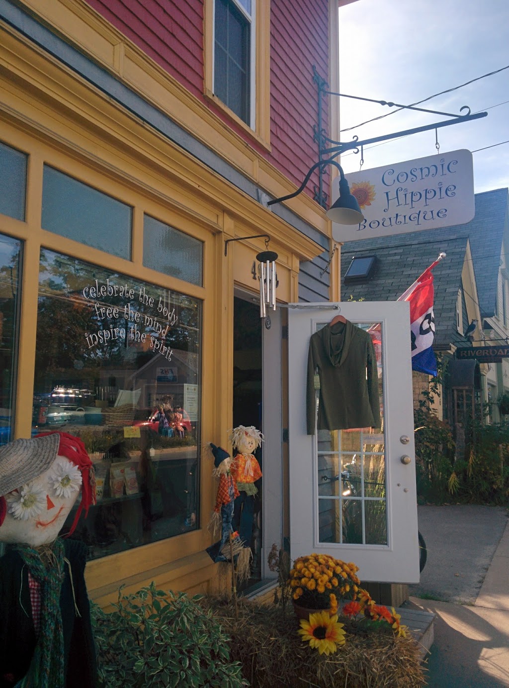 The Teazer | 21 Edgewater St, Mahone Bay, NS B0J 2E0, Canada | Phone: (902) 624-9097