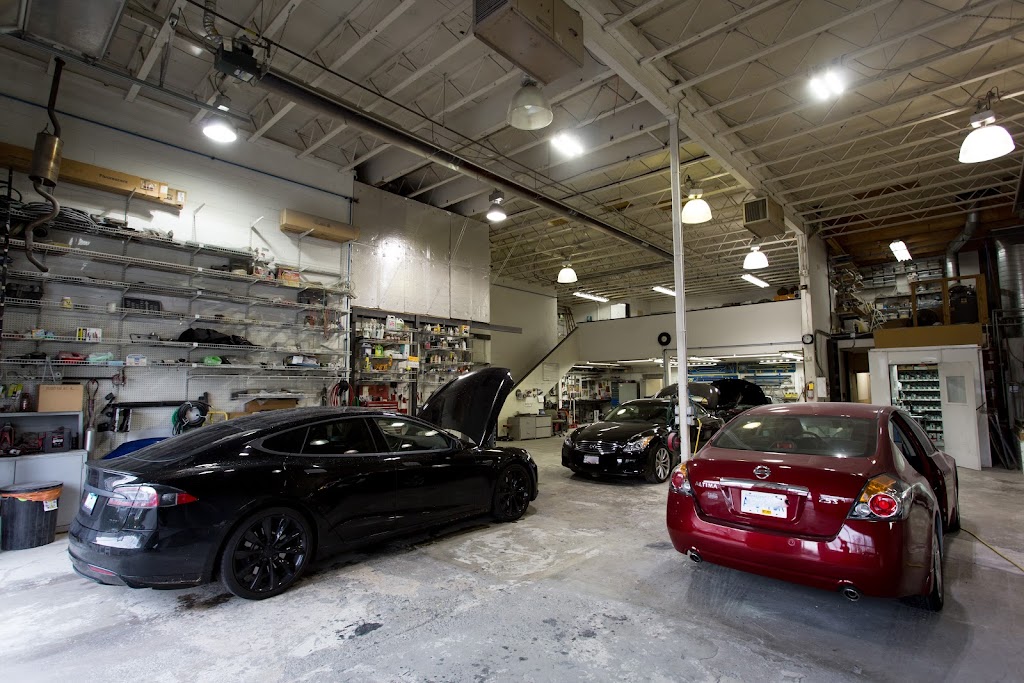 Ritchie Collision Ltd | 130 Pemberton Ave, North Vancouver, BC V7P 2R5, Canada | Phone: (604) 987-7111