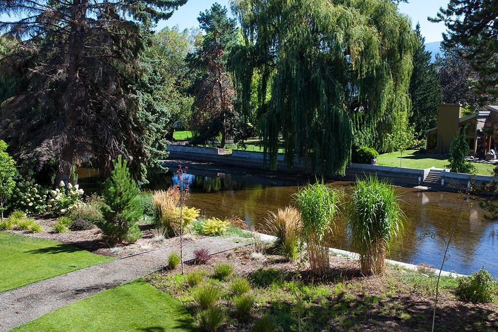 Kelowna Life Real Estate Group | 251 Harvey Ave, Kelowna, BC V1Y 6C3, Canada | Phone: (250) 575-4300