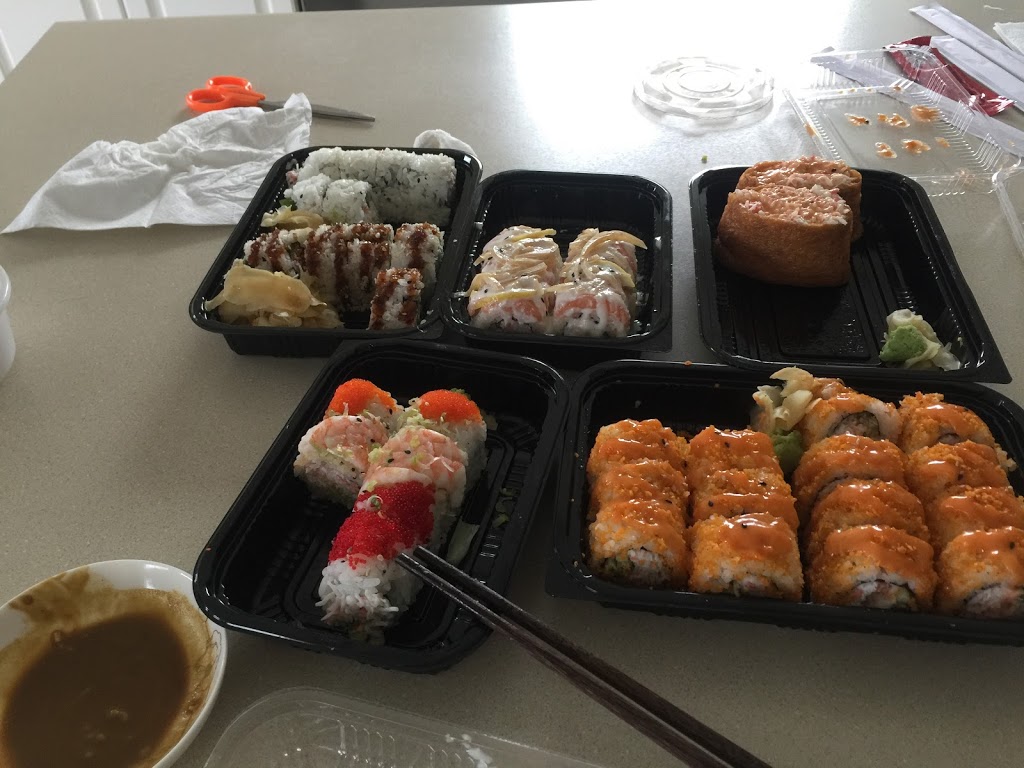 Roll&Chicken | 3026 Ross Rd, Nanaimo, BC V9T 3Z1, Canada | Phone: (250) 585-6188