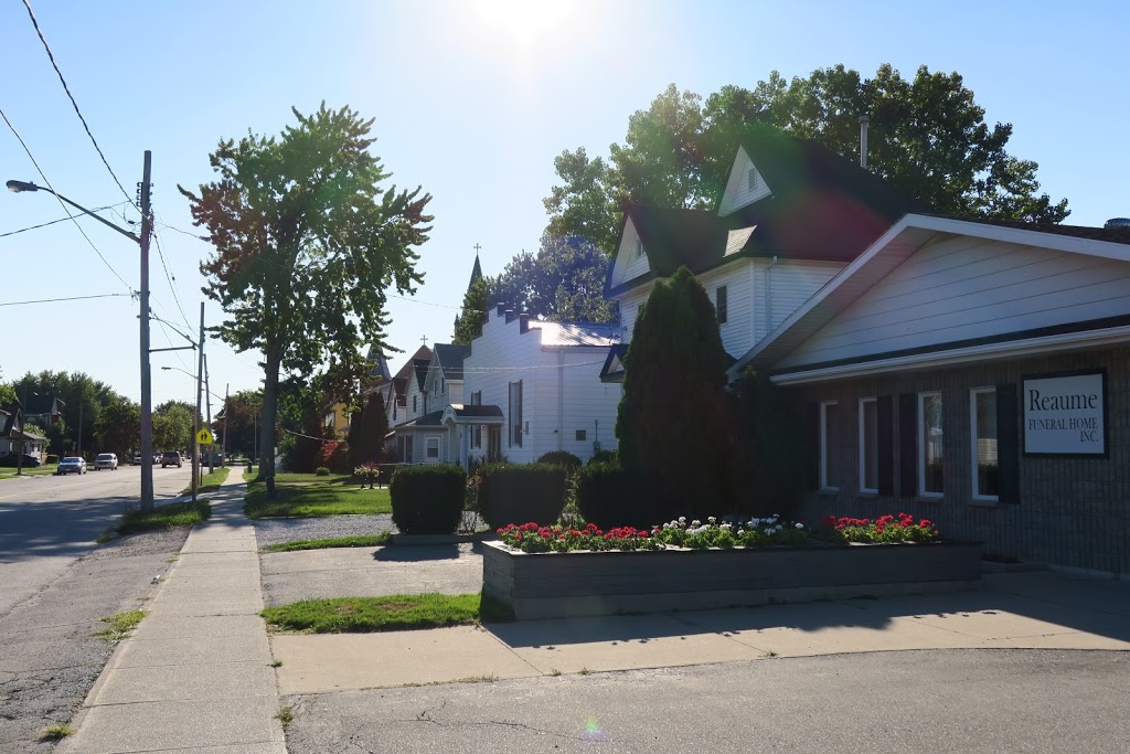 Reaume Funeral Home Inc | 6 Canal St W, Tilbury, ON N0P 2L0, Canada | Phone: (519) 682-0110