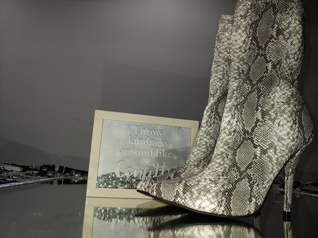 Nickki boutique | 44 Jacobs Square, Brampton, ON L6S 2M5, Canada | Phone: (647) 913-0131