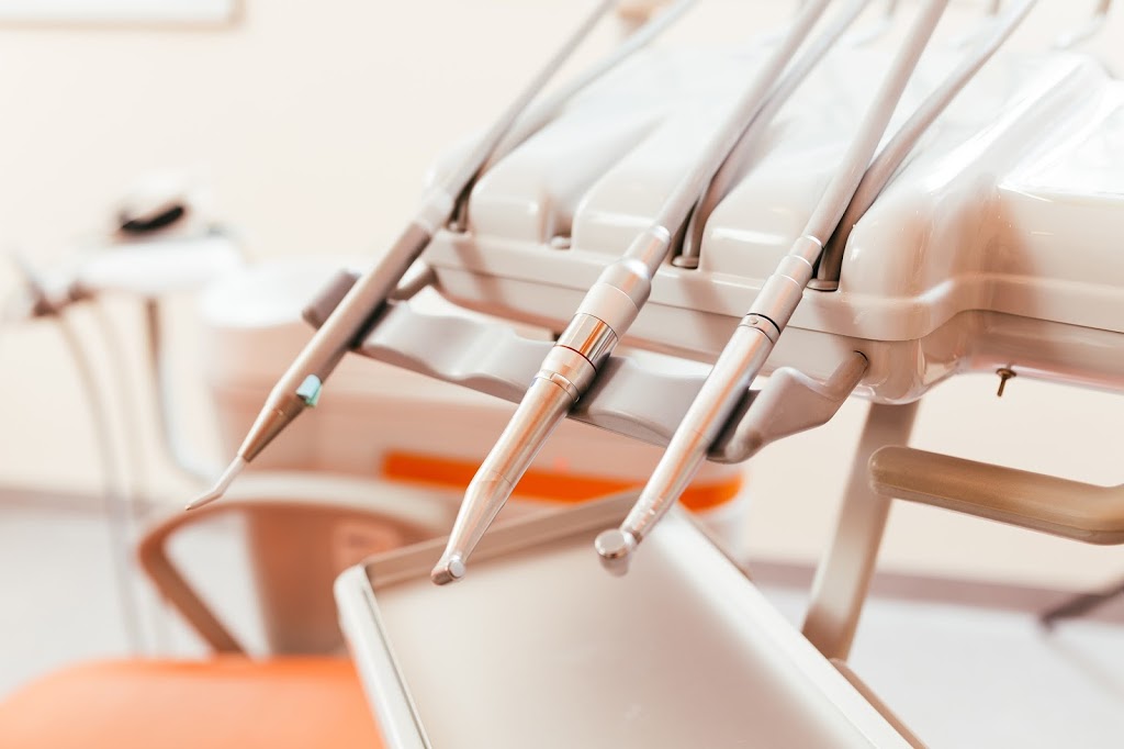 Masters Dental Lab | 282 Bedford Hwy, Halifax, NS B3M 2K6, Canada | Phone: (902) 835-7732