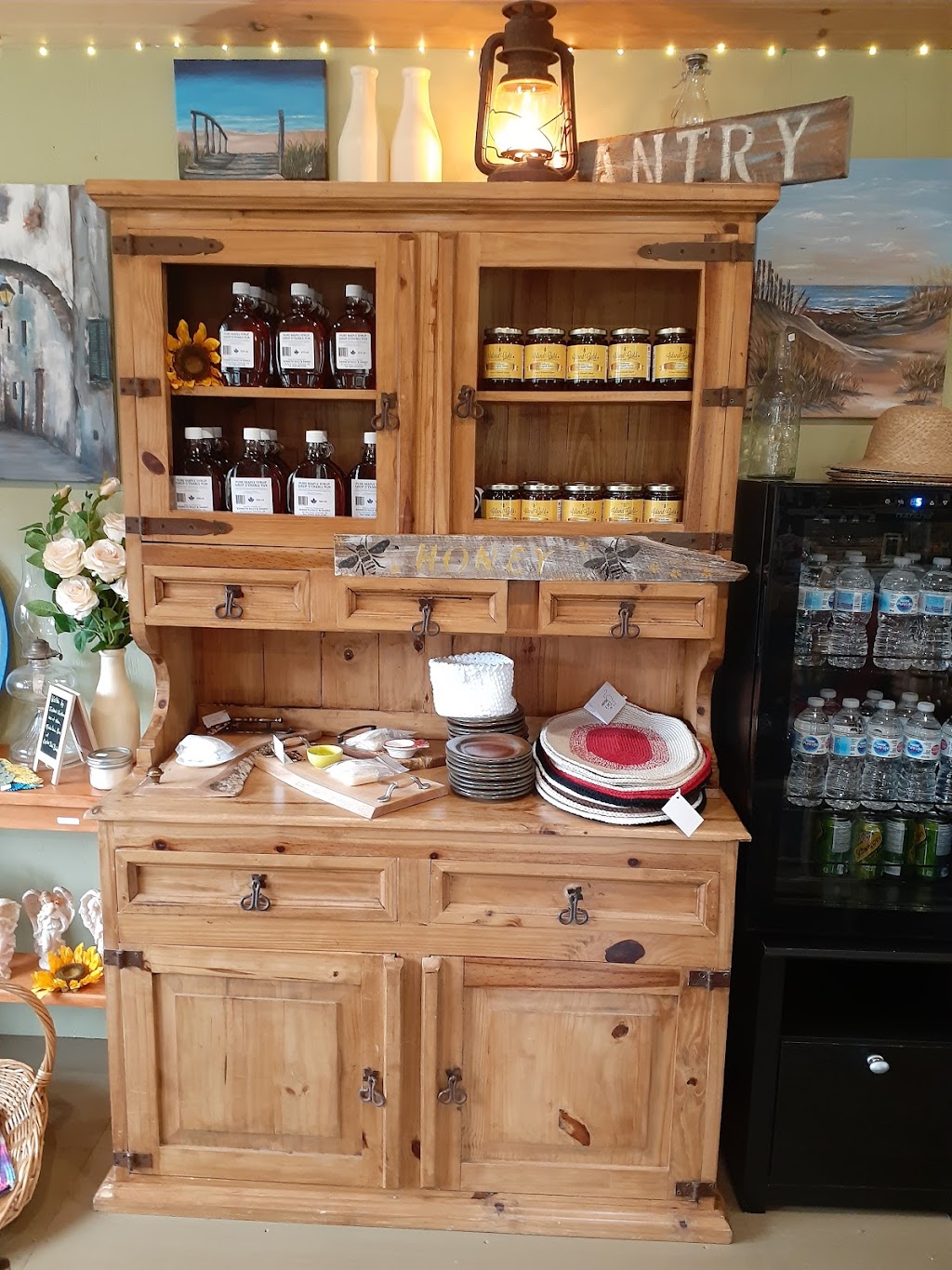 Lilacs and Lanterns | 2535 Winsloe Rd, Oyster Bed, PE C1E 2Z5, Canada | Phone: (902) 218-6574