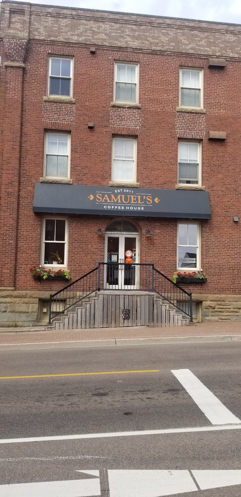 Samuels Coffee House | cafe | 4 Queen St, Summerside, PE C1N 0A6, Canada | 9027242300 OR +1 902-724-2300