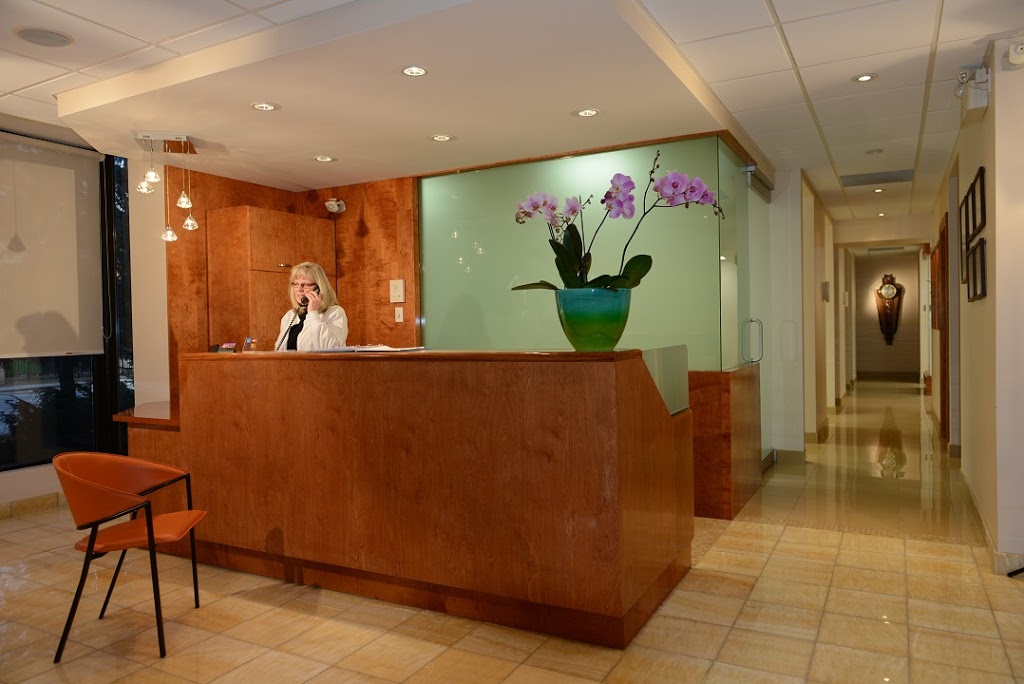 Sherway Gardens Dental Centre | 290 N Queen St, Etobicoke, ON M9C 5L2, Canada | Phone: (416) 621-4999