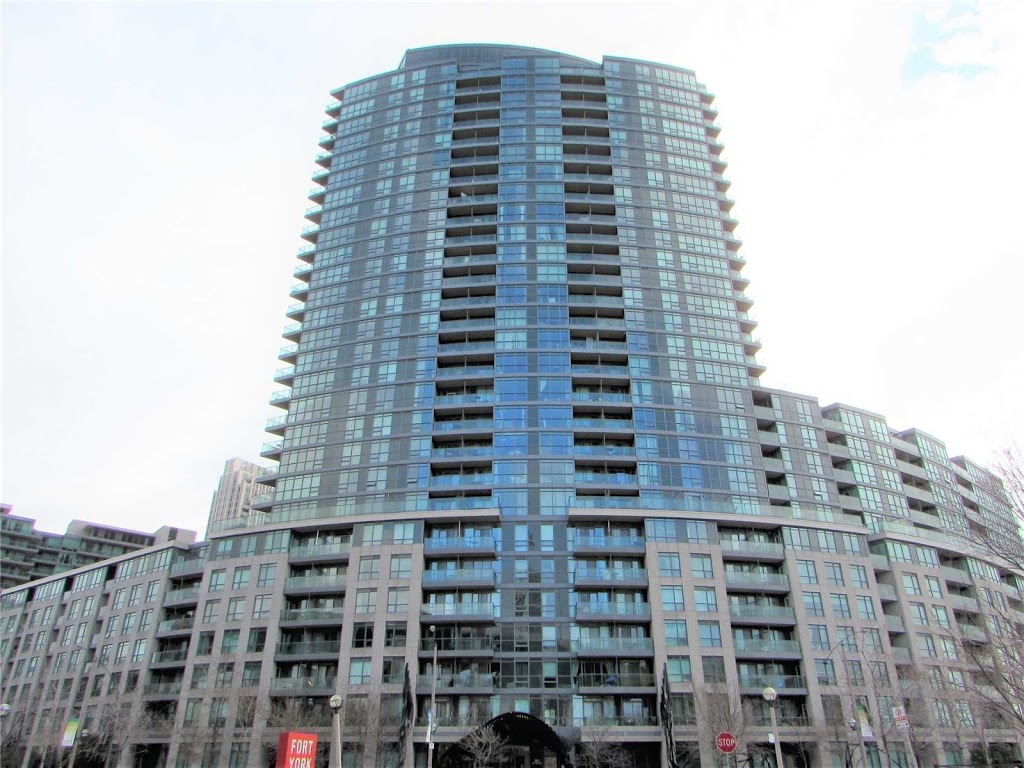 WaterParkCity Condos | 215, Fort York Blvd, Toronto, ON M5V 4A2, Canada | Phone: (647) 643-0937