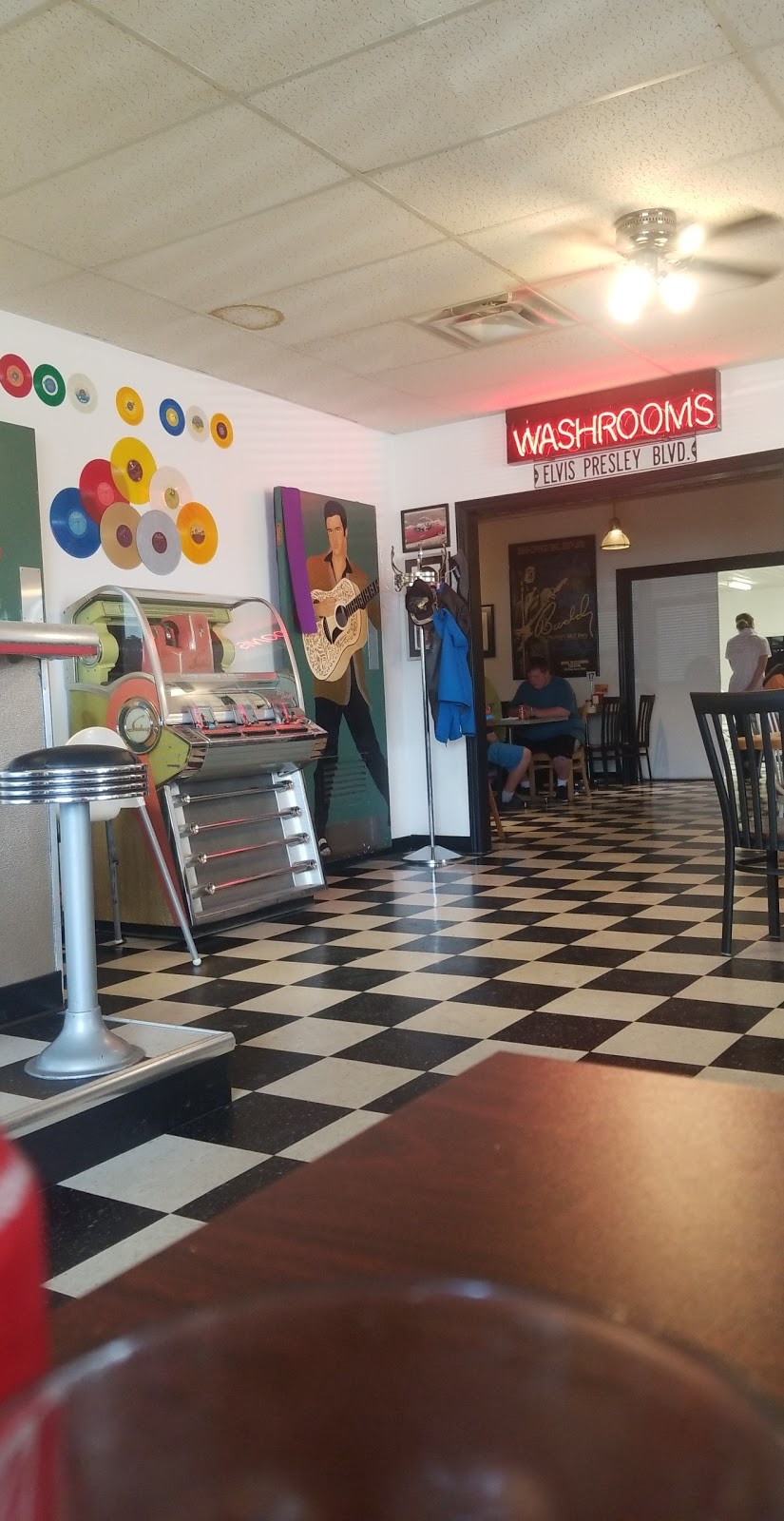Hosss Diner | 2544 County Rd 64, Carrying Place, ON K0K 1L0, Canada | Phone: (613) 392-7257