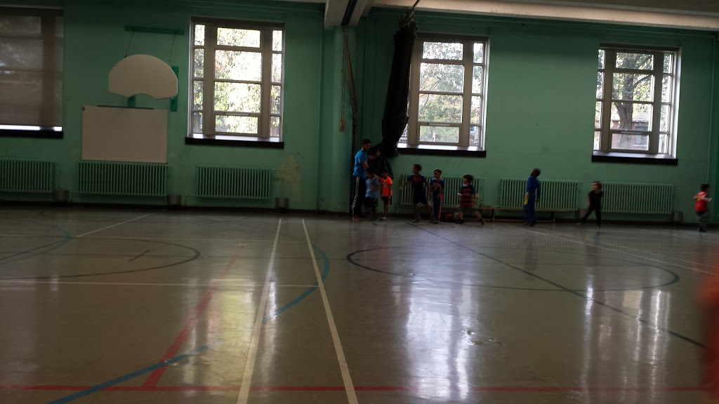 École Sainte-Bernadette-Soubirous | 6855 16e Avenue, Montréal, QC H1X 2T5, Canada | Phone: (514) 596-4166