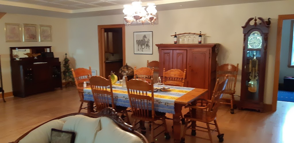 Au Pélican de lÎle | 6879 Chemin Royal Saint-Laurent-de, LÎle-dOrléans, QC G0A 3Z0, Canada | Phone: (418) 808-2301