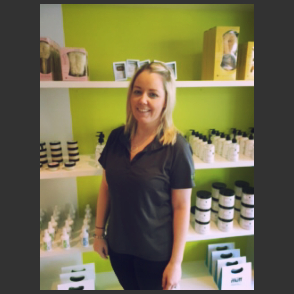 Smooth Wax Bar | 110 Atlantic Ave, Toronto, ON M6K 1X9, Canada | Phone: (416) 516-9229