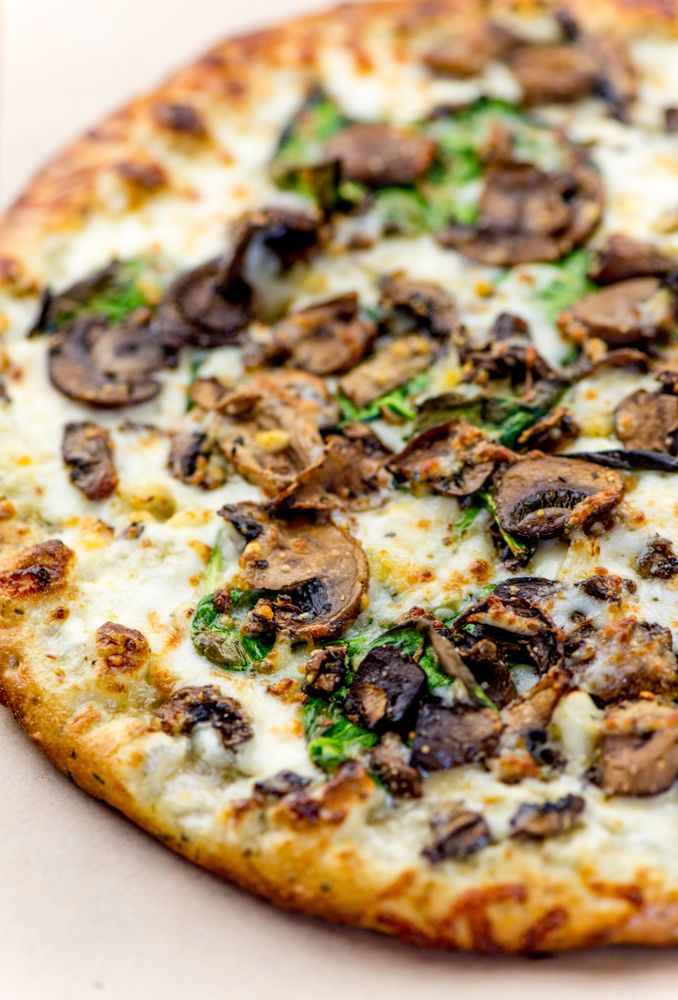 Pizza Studio Canada | 224 Ritson Rd N, Oshawa, ON L1G 1Z7, Canada | Phone: (905) 720-2240