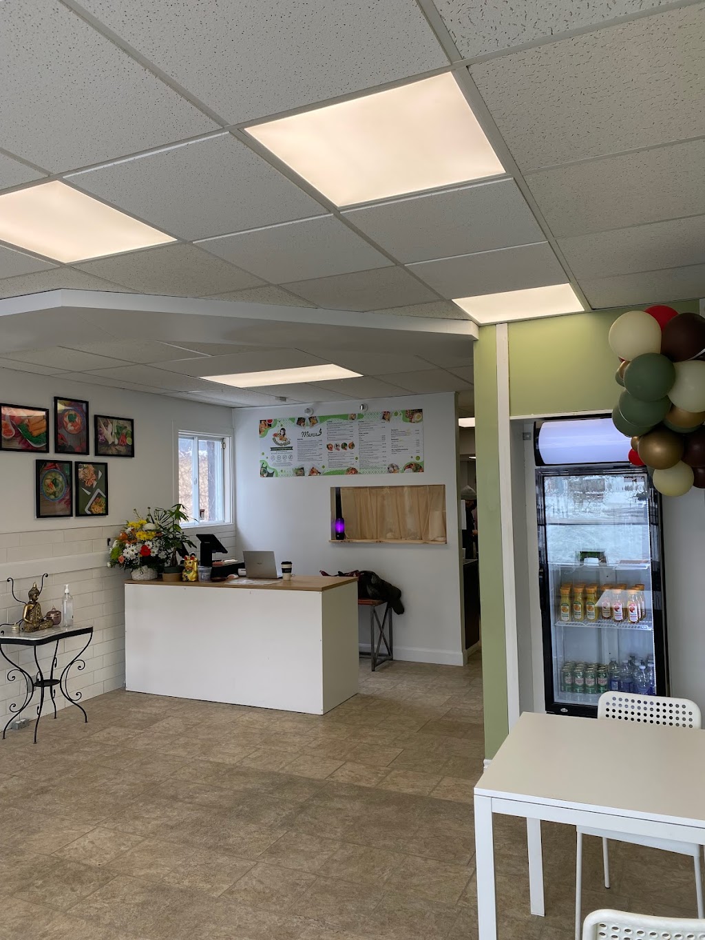 Tissys Bistro - Authentic Thai Food | 452 Bd Beaconsfield, Beaconsfield, QC H9W 4B9, Canada | Phone: (438) 725-5512