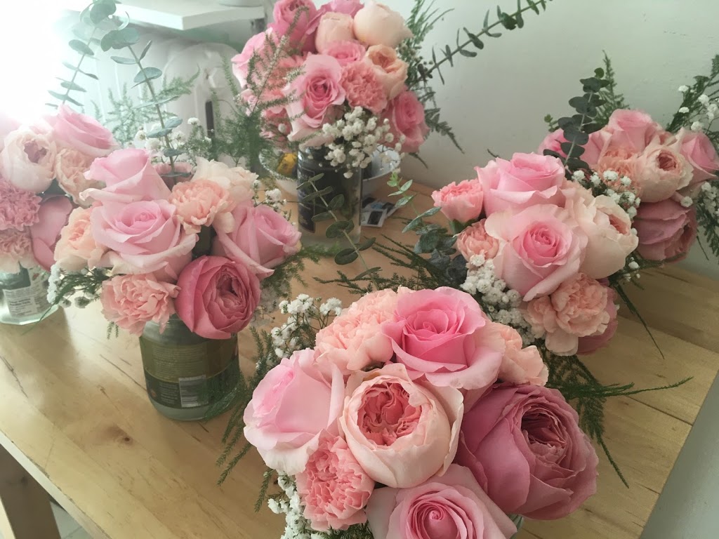 Lace and Bloom | 199 St Clair Ave E, Toronto, ON M4T 1N9, Canada | Phone: (647) 880-0760