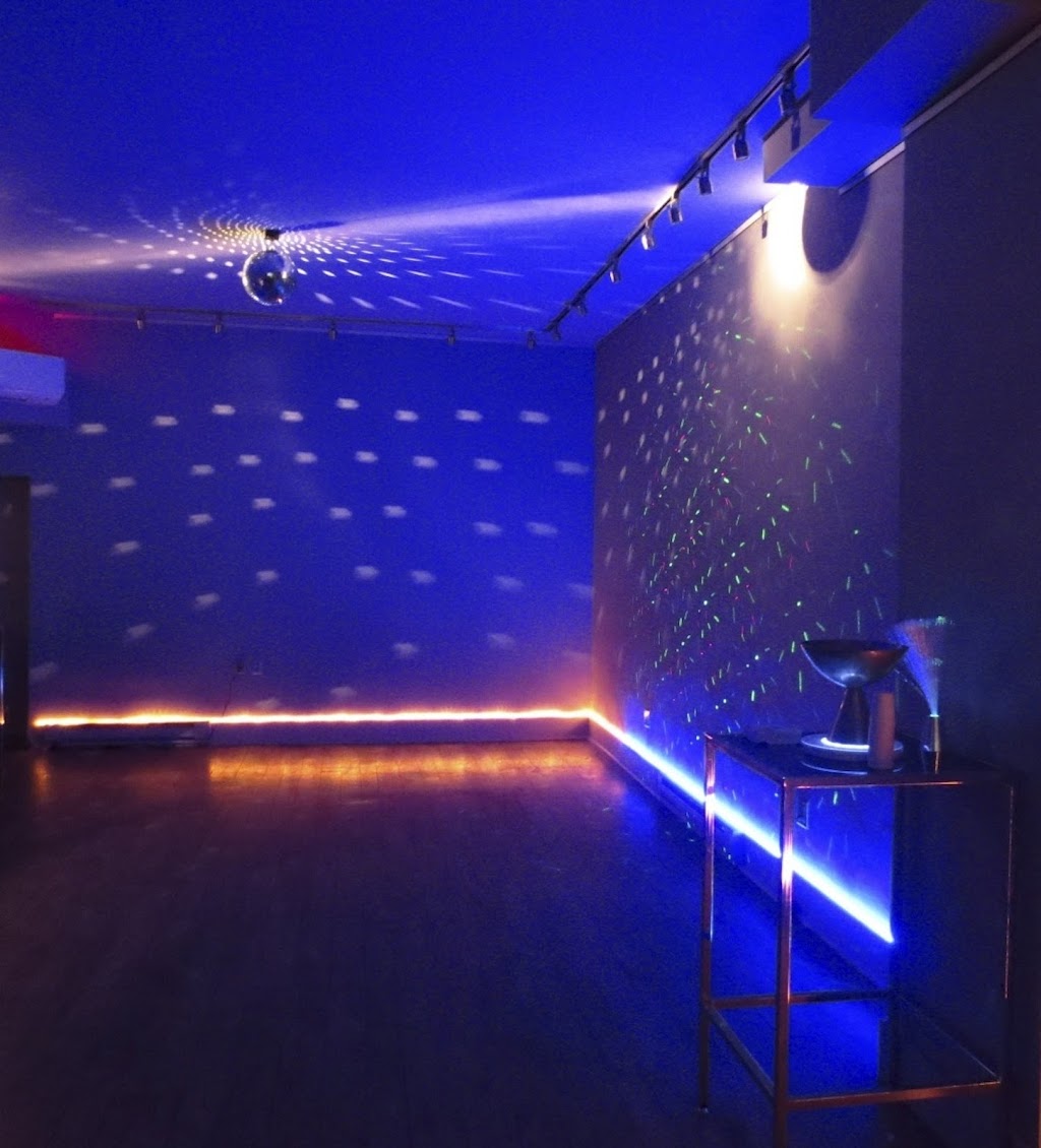 URBAN GALLERY | 400 Queen St E, Toronto, ON M5A 1T3, Canada | Phone: (647) 460-1278