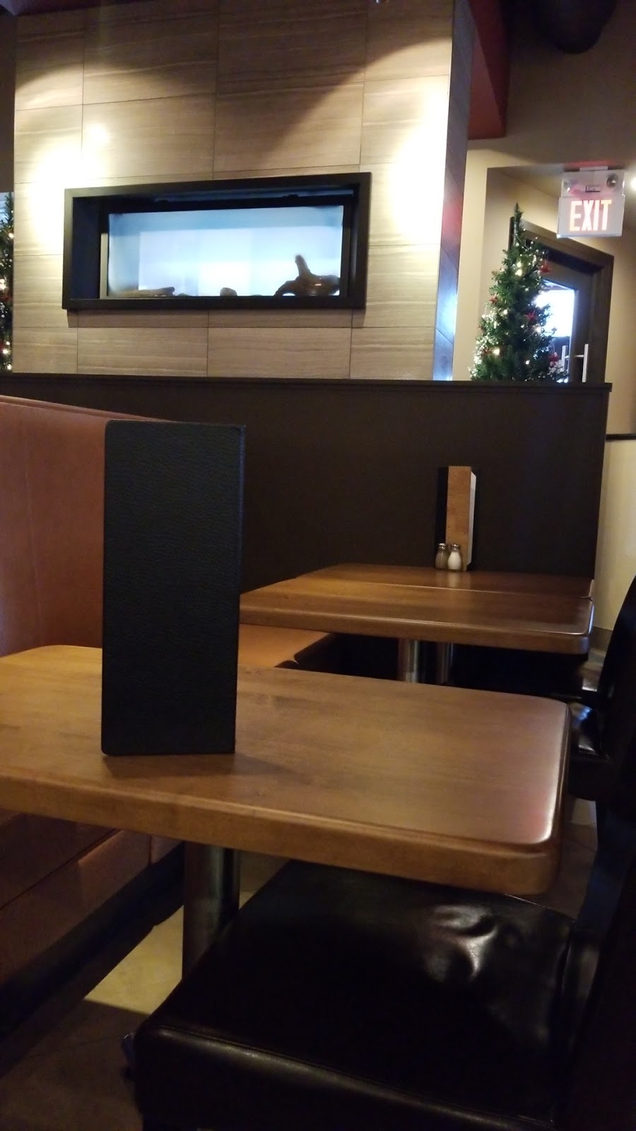 Tuscanos Pizzeria & Bistro | 1579 Oxford St E, London, ON N5V 1W5, Canada | Phone: (519) 452-3737