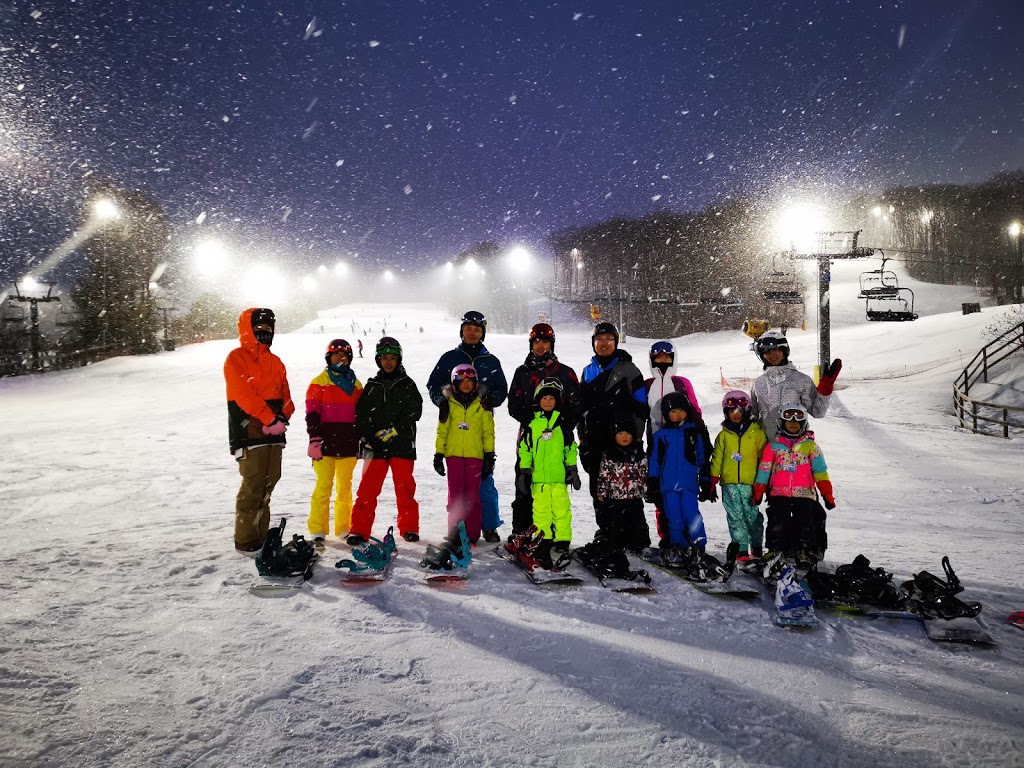 Arctic snowboard club 零度单板俱乐部 | R.R.4, 24 Mt St Louis Rd W, Coldwater, ON L0K 1E0, Canada | Phone: (647) 863-0058