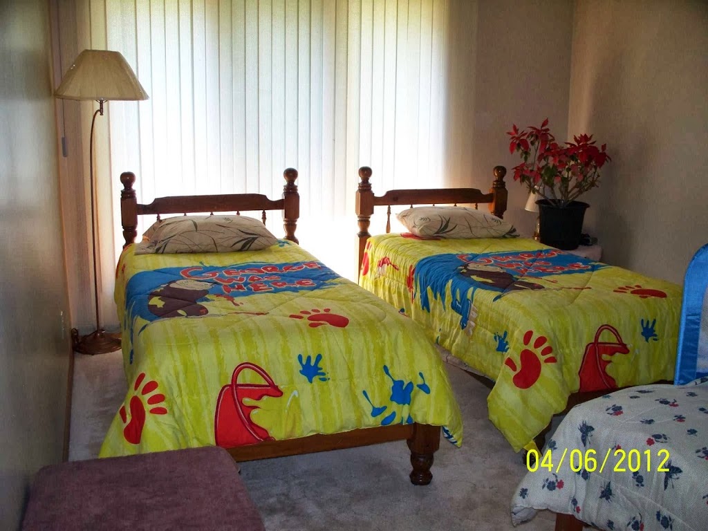 Gillespie Gardens Bed and Breakfast | 7608 Gillespie St, Port Franks, ON N0M 2L0, Canada | Phone: (519) 243-1515