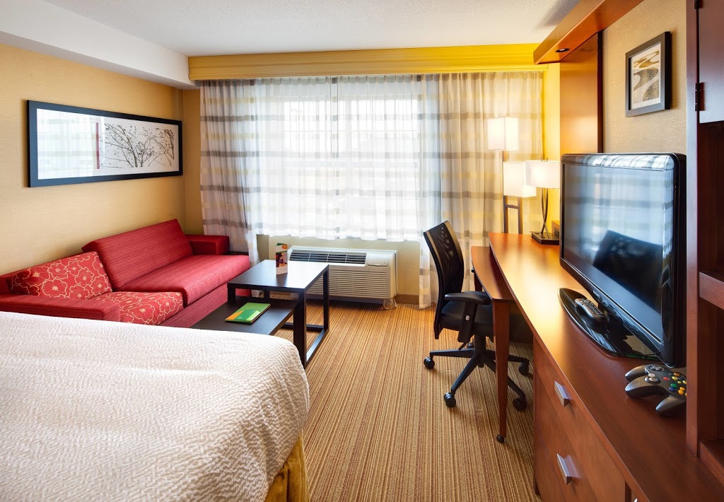 Courtyard by Marriott London | 864 Exeter Rd, London, ON N6E 1L5, Canada | Phone: (519) 680-0077